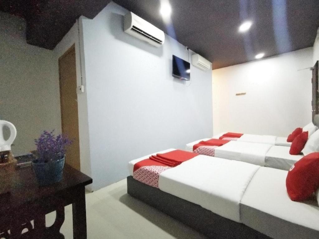 Oyo 89398 Doorbellz Kota Kinabalu Exterior foto
