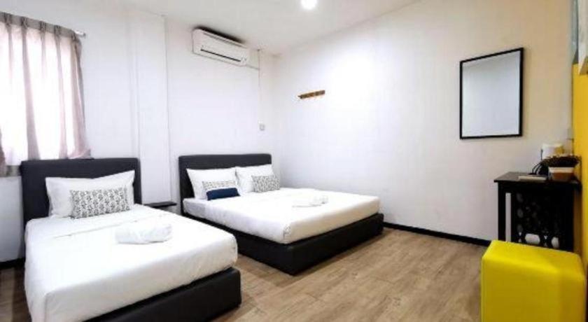 Oyo 89398 Doorbellz Kota Kinabalu Exterior foto